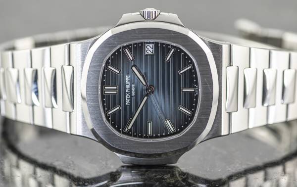Patek Philippe Jumbo NAUTILUS | neues Kaliber 26-330 | 5711 in Stahl | deutsches Full Set 2020 |